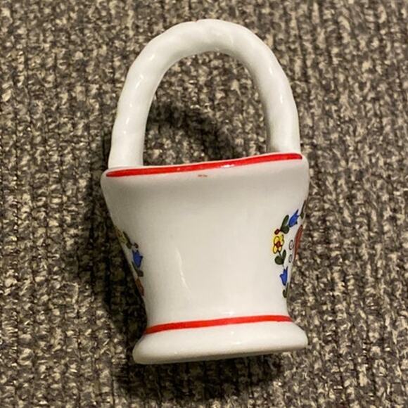 Reutter Porcelain Dollhouse Miniature Germany White Basket W/Handle Heart Floral - Picture 3 of 8